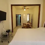 Gohouse Castro 1107